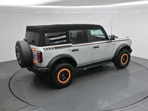Used 2023 Ford Bronco Badlands w/ Sasquatch Package AWD/4WD image 40