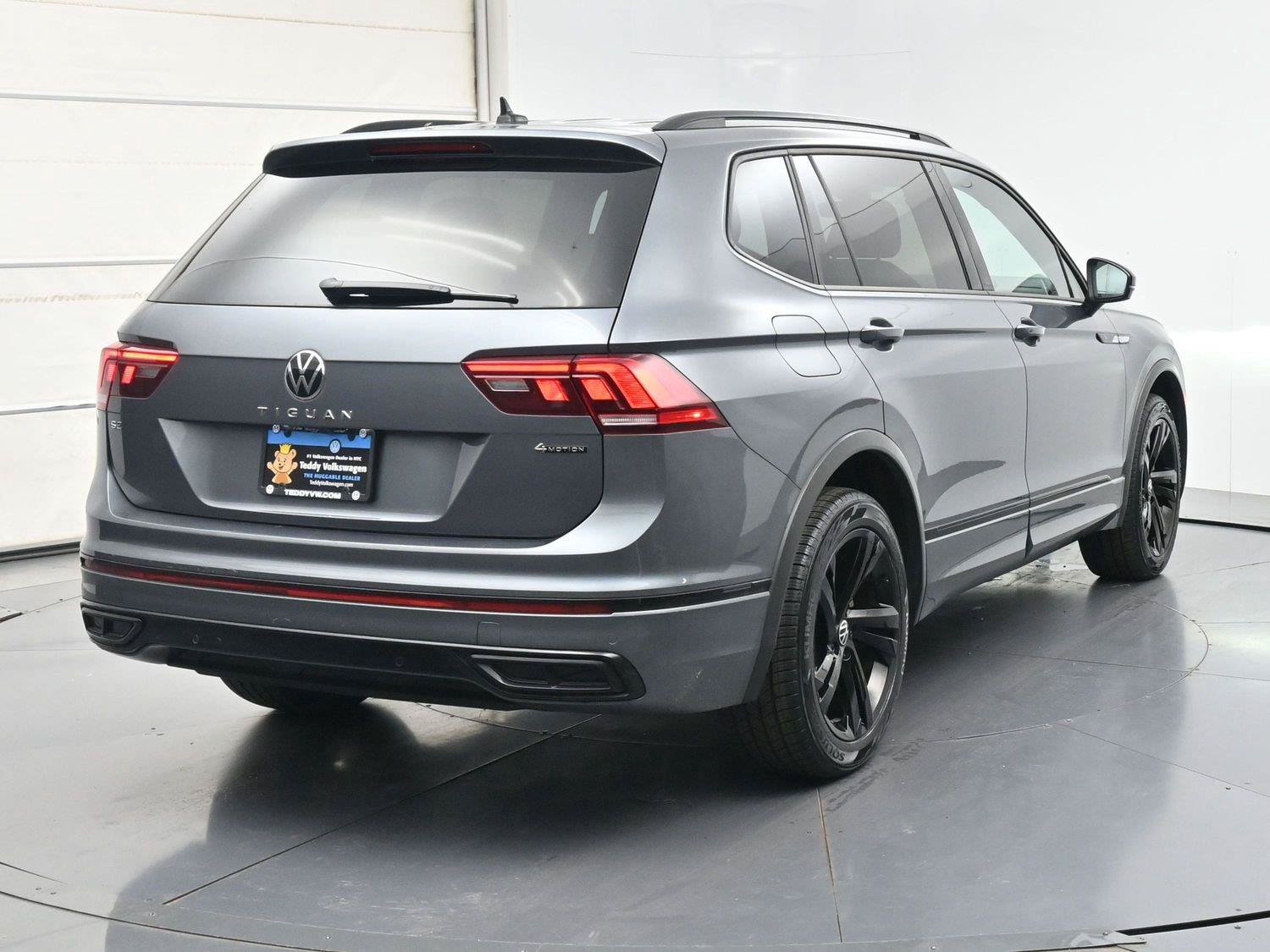 Certified 2023 Volkswagen Tiguan SE R-Line AWD/4WD image 25