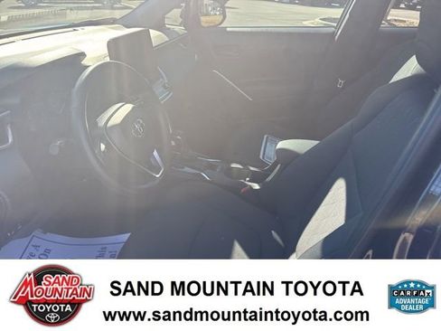 Used 2023 Toyota Corolla Cross LE image 12