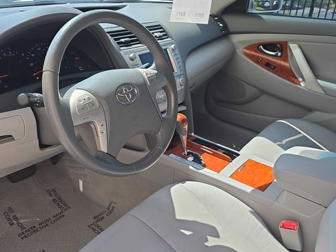 Used 2011 Toyota Camry XLE w/ SE/XLE Extra-Value Pkg FWD image 14