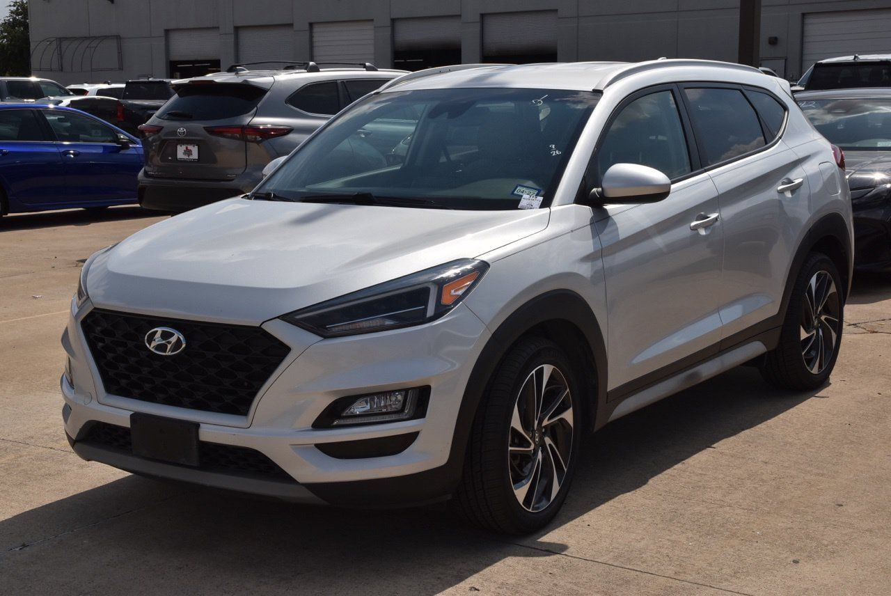 Used 2019 Hyundai Tucson Sport FWD image 2