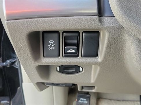 Used 2015 INFINITI Q40 w/ Moonroof Package image 28