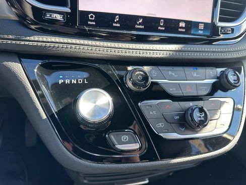 New 2026 Chrysler Pacifica Select FWD image 20
