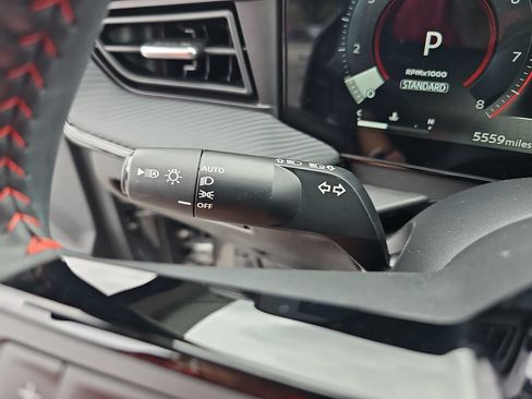 Used 2025 Nissan Kicks SR FWD image 33