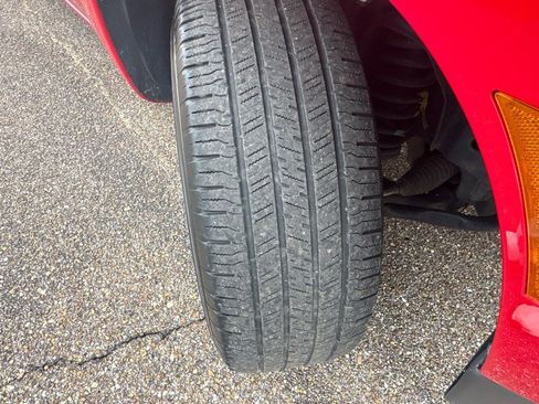 Used 2024 Nissan Frontier SV image 47