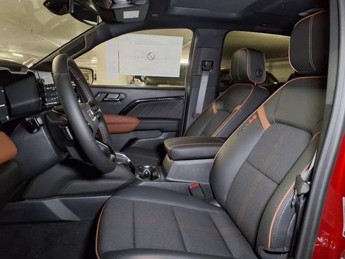 New 2026 GMC Canyon AT4 w/ Technology Plus Package AWD/4WD image 15