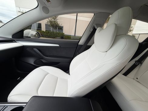 Used 2022 Tesla Model 3 Long Range image 4