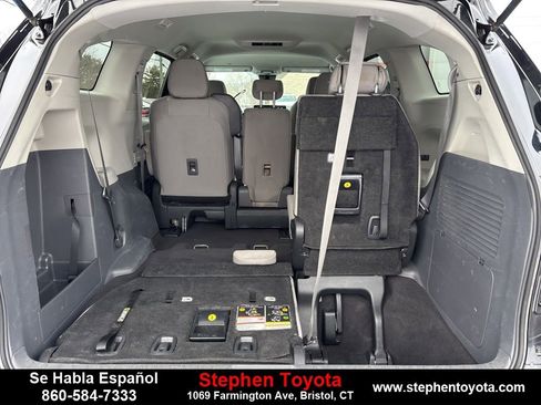 Used 2024 Toyota Sienna LE image 31