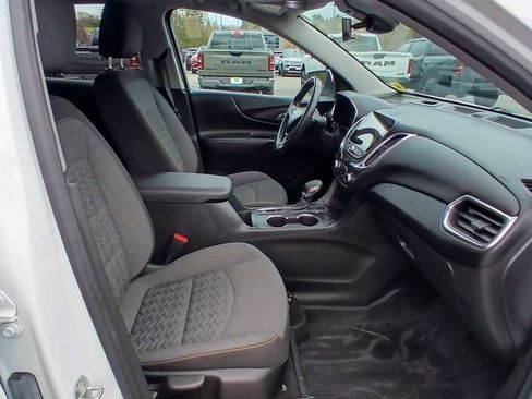 Used 2022 Chevrolet Equinox LT AWD/4WD image 17