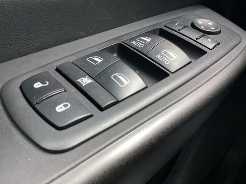Used 2021 Jeep Cherokee Trailhawk w/ Trailer Tow Group AWD/4WD image 21