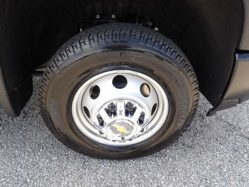 Used 2025 Chevrolet Silverado 3500 W/T AWD/4WD image 57