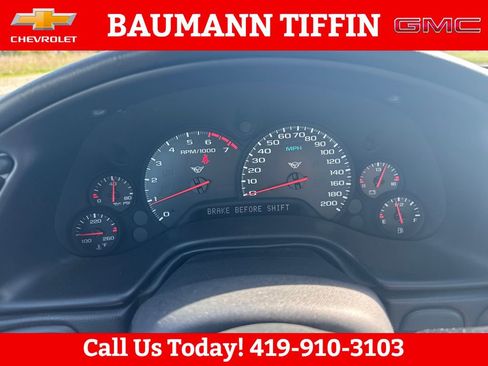 Used 2004 Chevrolet Corvette Convertible w/ Preferred Equipment Group RWD image 10