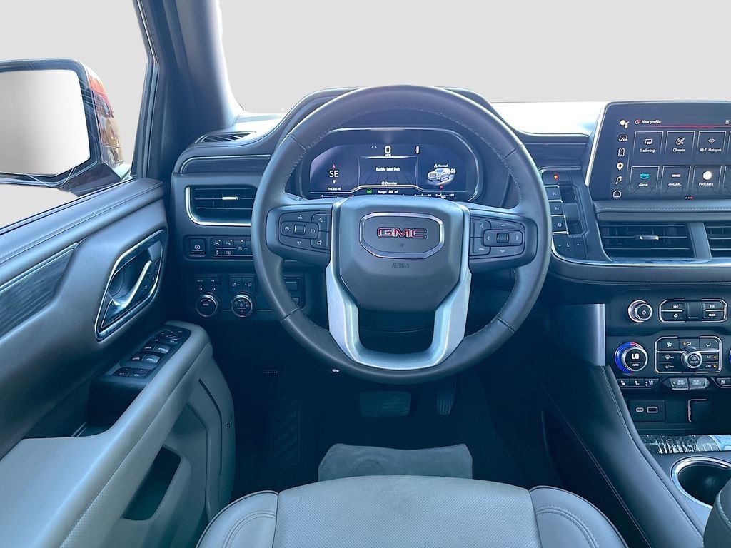 Used 2024 GMC Yukon SLT w/ SLT Luxury Package AWD/4WD image 23