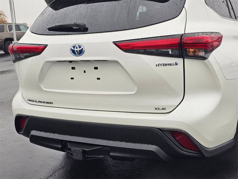 Used 2021 Toyota Highlander XLE image 13