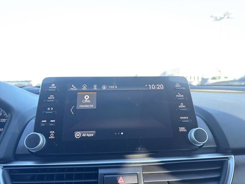 Used 2018 Honda Accord Touring image 19