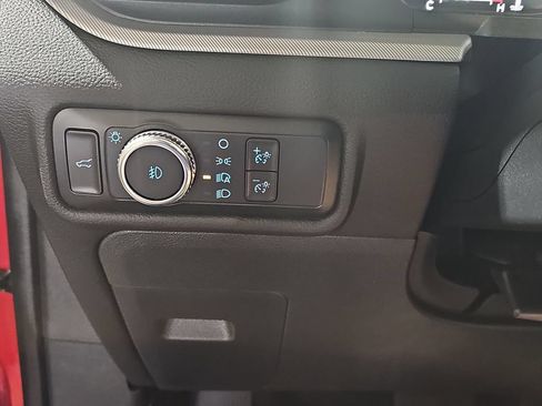 Used 2022 Ford Explorer XLT w/ Equipment Group 202A AWD/4WD image 33