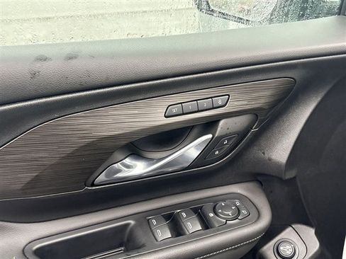 Certified 2023 GMC Terrain SLT image 22