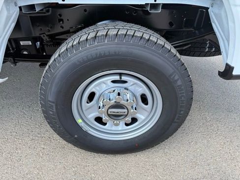 New 2026 Ford F250 XL w/ XL Chrome Package image 5