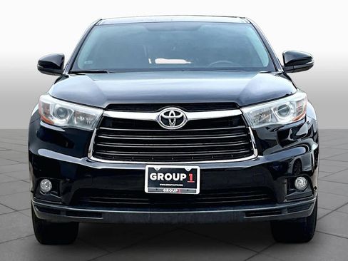 Used 2015 Toyota Highlander Plus FWD image 3