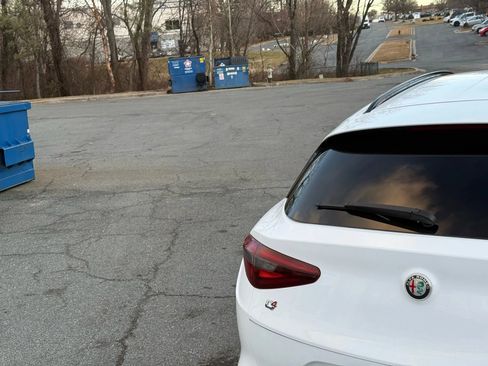 Used 2022 Alfa Romeo Stelvio Sprint image 6