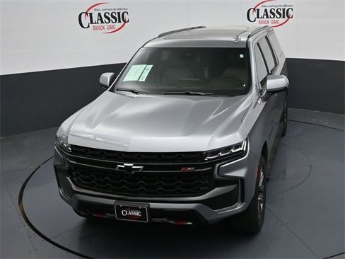 Used 2023 Chevrolet Suburban Z71 w/ Luxury Package image 19