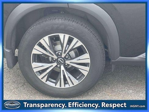 Certified 2023 Nissan Rogue SV image 9