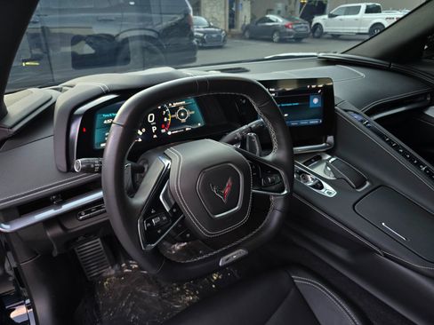 Used 2025 Chevrolet Corvette Z06 RWD image 13