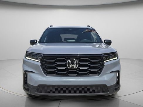 Certified 2025 Honda Pilot Sport image 5