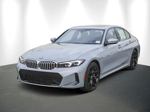 Used 2026 BMW 330i xDrive Sedan w/ M Sport Package AWD/4WD image 3