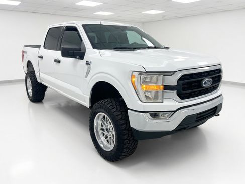 Used 2021 Ford F150 XLT w/ Equipment Group 301A Mid AWD/4WD image 3