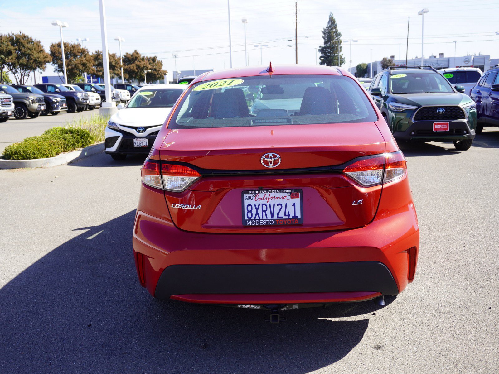 Used 2021 Toyota Corolla LE FWD image 9