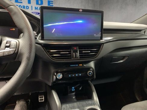 Used 2023 Ford Explorer Limited w/ Equipment Group 301A image 12