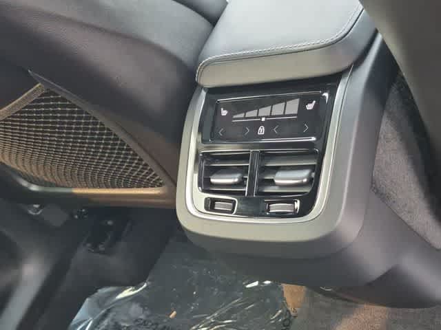Used 2019 Volvo XC60 T6 Inscription AWD/4WD image 22
