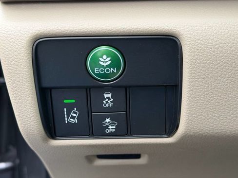 Used 2017 Honda Accord Hybrid Sedan image 26