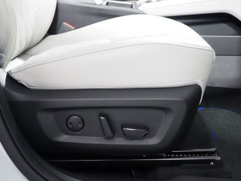 Used 2025 Mitsubishi Outlander SEL image 72