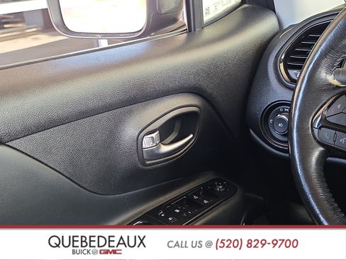 Used 2018 Jeep Renegade Altitude w/ Advanced Technology Group FWD image 19