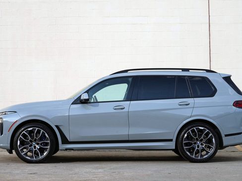Used 2023 BMW X7 xDrive40i w/ M Sport Package AWD/4WD image 9
