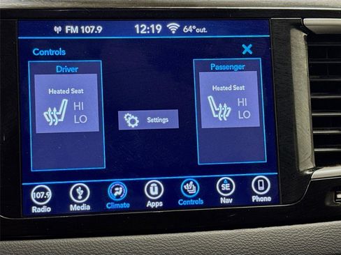 Used 2018 Chrysler Pacifica Touring-L w/ Tire & Wheel Group image 20