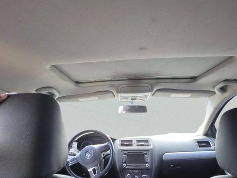 Used 2014 Volkswagen Jetta SE FWD image 9