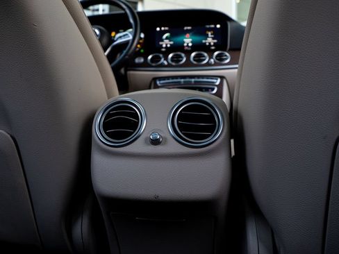 Used 2021 Mercedes-Benz E 350 Sedan image 32