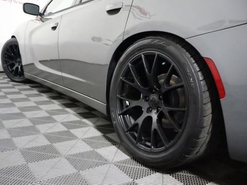Used 2018 Dodge Charger SXT Plus RWD image 12