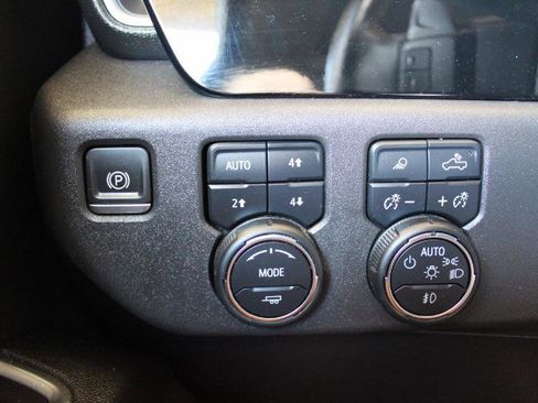 Used 2023 Chevrolet Silverado 1500 LT Trail Boss w/ Convenience Package II AWD/4WD image 32