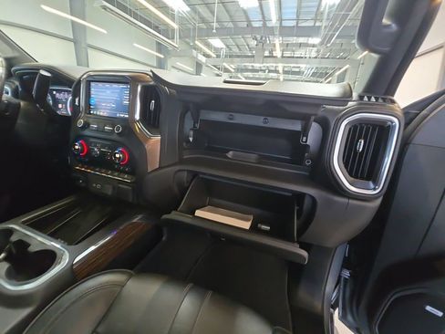 Used 2020 Chevrolet Silverado 1500 High Country w/ Technology Package AWD/4WD image 30