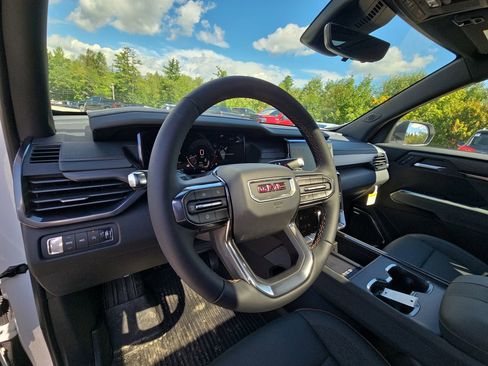 New 2026 GMC Acadia AT4 w/ LPO, Floor Liner Package image 46