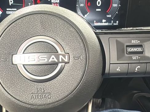 Certified 2025 Nissan Kicks SR image 22