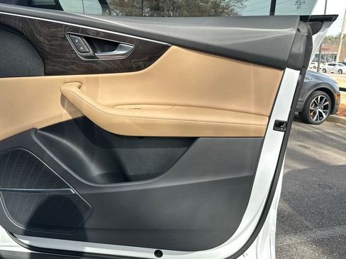 Used 2023 Audi Q8 Premium Plus image 39