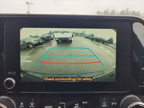 Certified 2024 Toyota Highlander XLE image 17