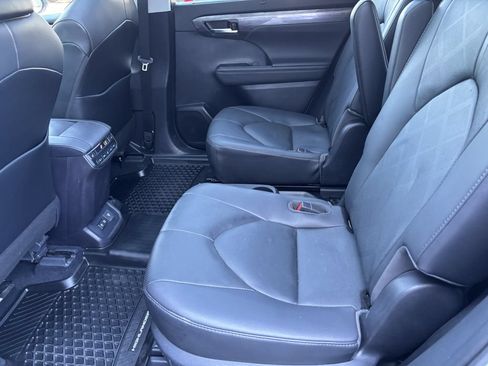Used 2021 Toyota Highlander Platinum AWD/4WD image 21
