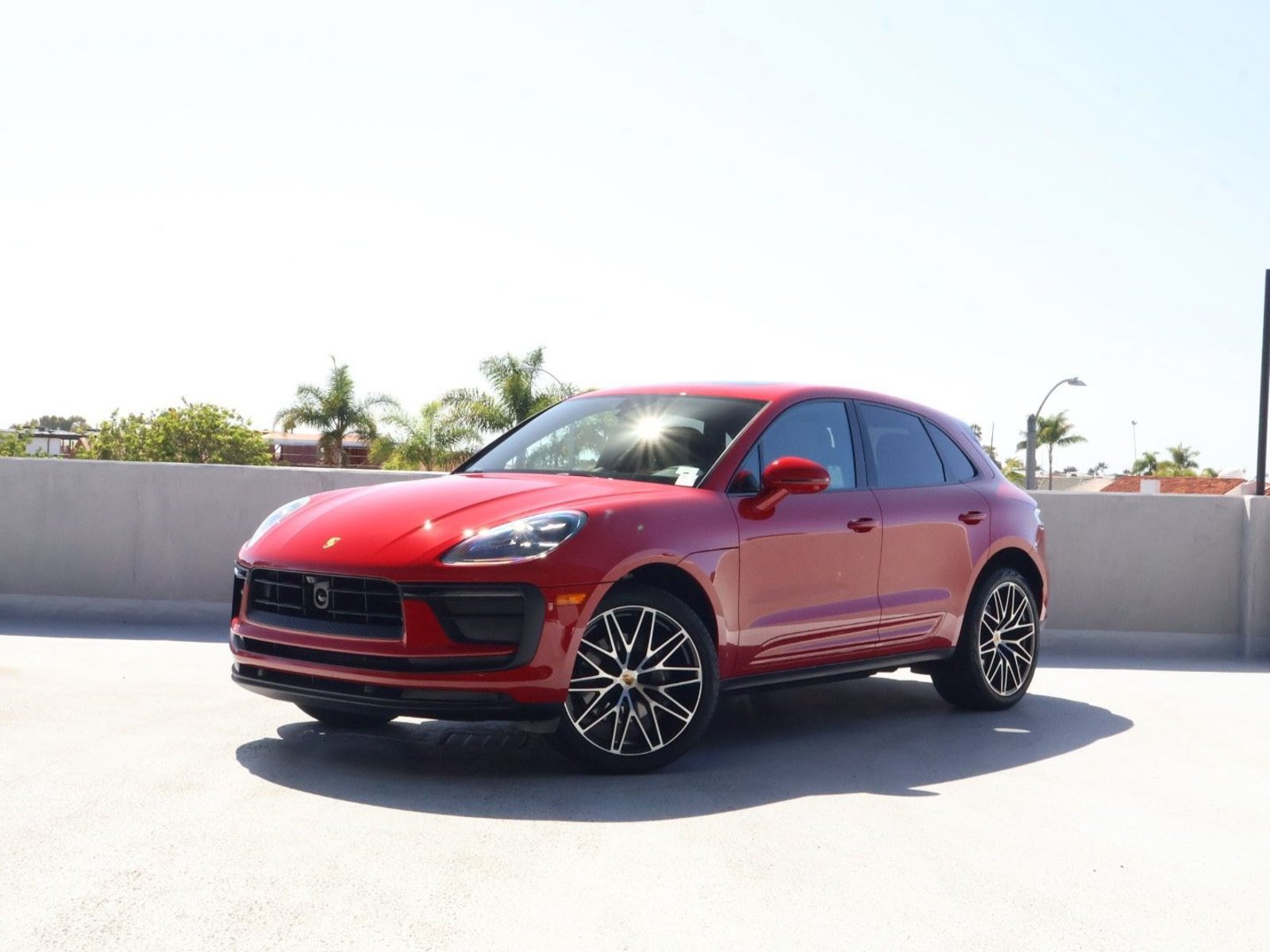 Certified 2026 Porsche Macan AWD/4WD image 1