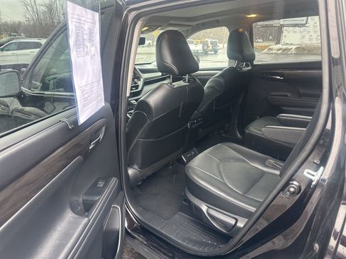 Used 2021 Toyota Highlander Platinum AWD/4WD image 28